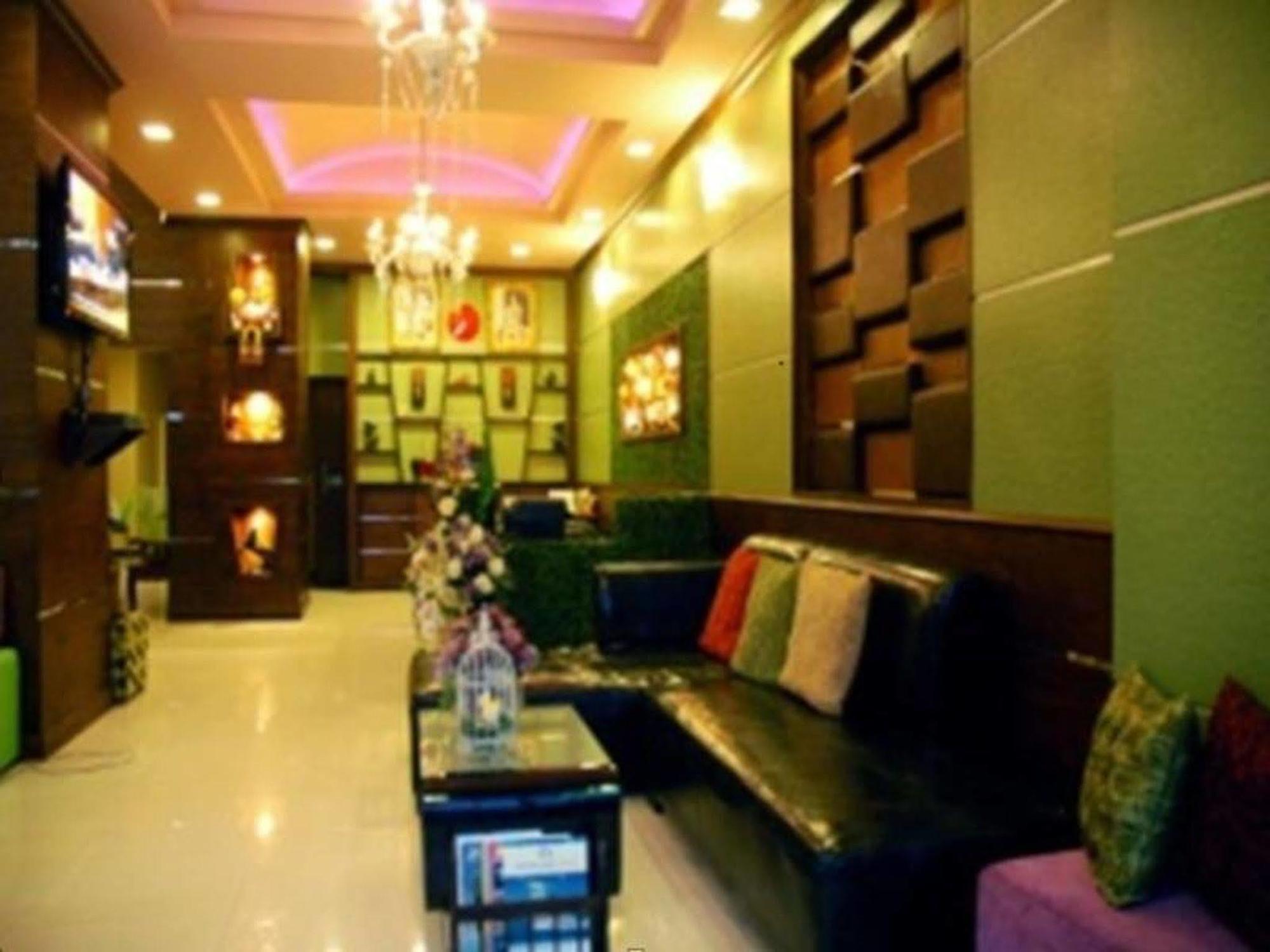 A Mansion Hotel Krabi town Buitenkant foto